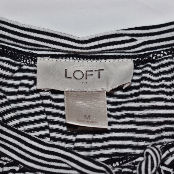 𝐋𝐎𝐅𝐓 𝐒𝐭𝐫𝐢𝐩𝐞𝐝 𝐓𝐮𝐧𝐢𝐜 𝐒𝐢𝐳𝐞 𝐌 - Picture 4 of 5